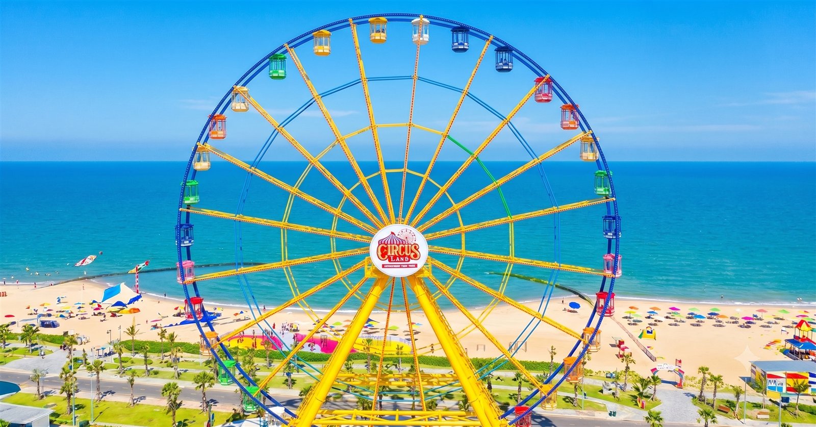 Minh họa vòng quay khổng lồ Happy Wheel nhìn ra biển