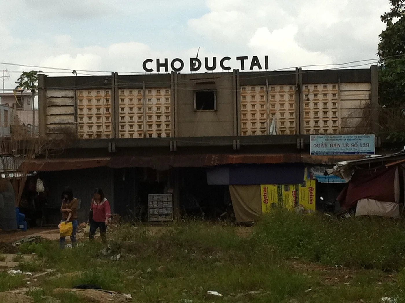 Chợ Đức Tài ở huyện Đức Linh