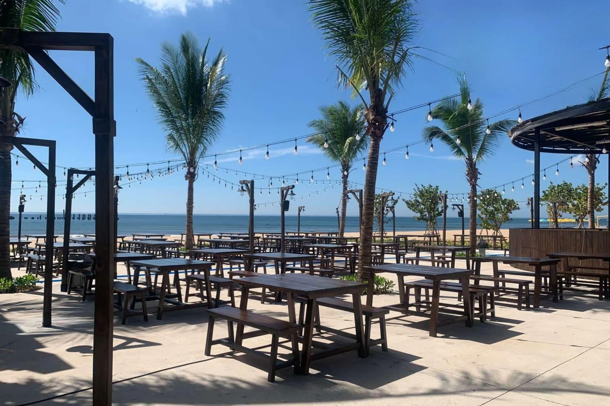 Không gian bên trong nhà hàng Hải Cảng Seafood NovaWorld Phan Thiết