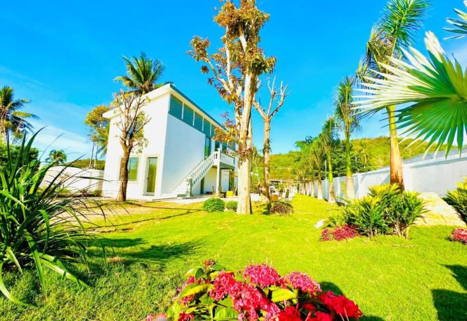 Khuôn viên và khối phòng của 24 Gold Homestay
