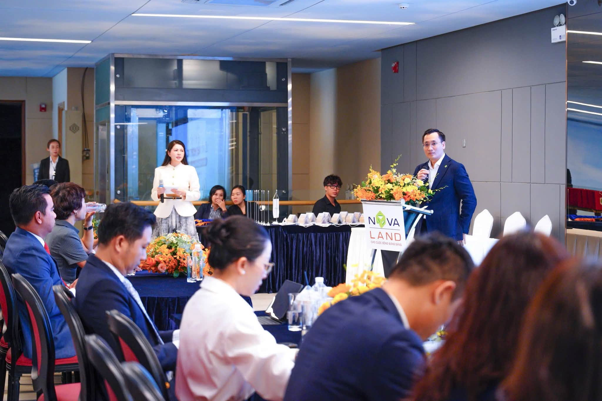 Toàn cảnh hội trường Lễ ký kết hợp tác giữa Novaland và gần 50 đại lý phân phối tại TP.HCM