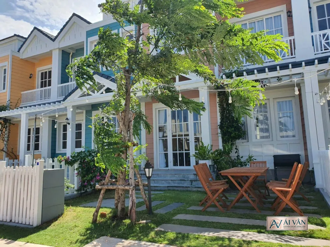 Nhà phố NovaWorld Phan Thiết – khu 1 dãy 4 nhà phố Full NT đẹp 3 PN bán 4.1 tỷ